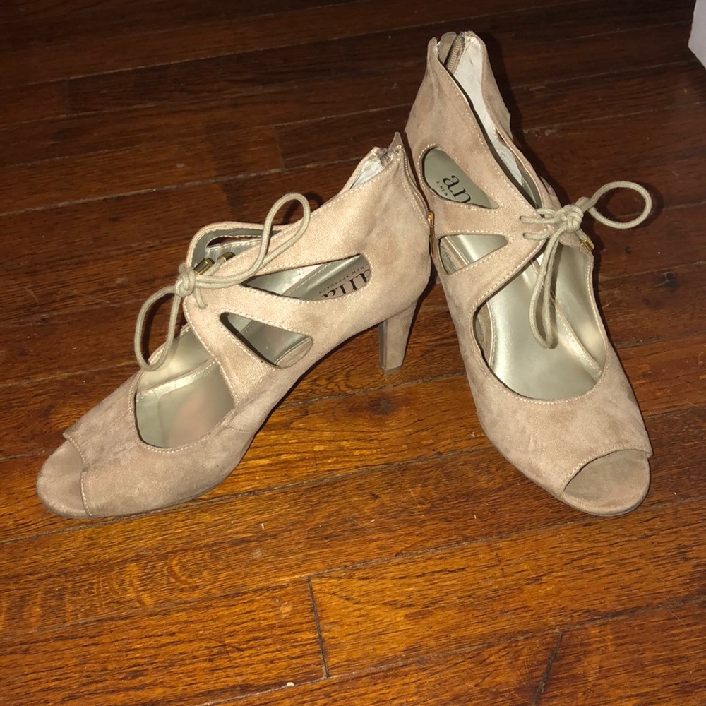 Open toed heels